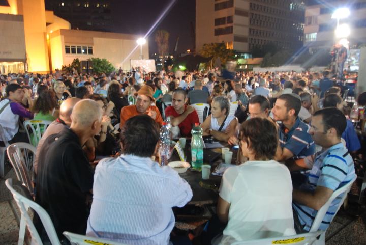 1000 tables cilvil society